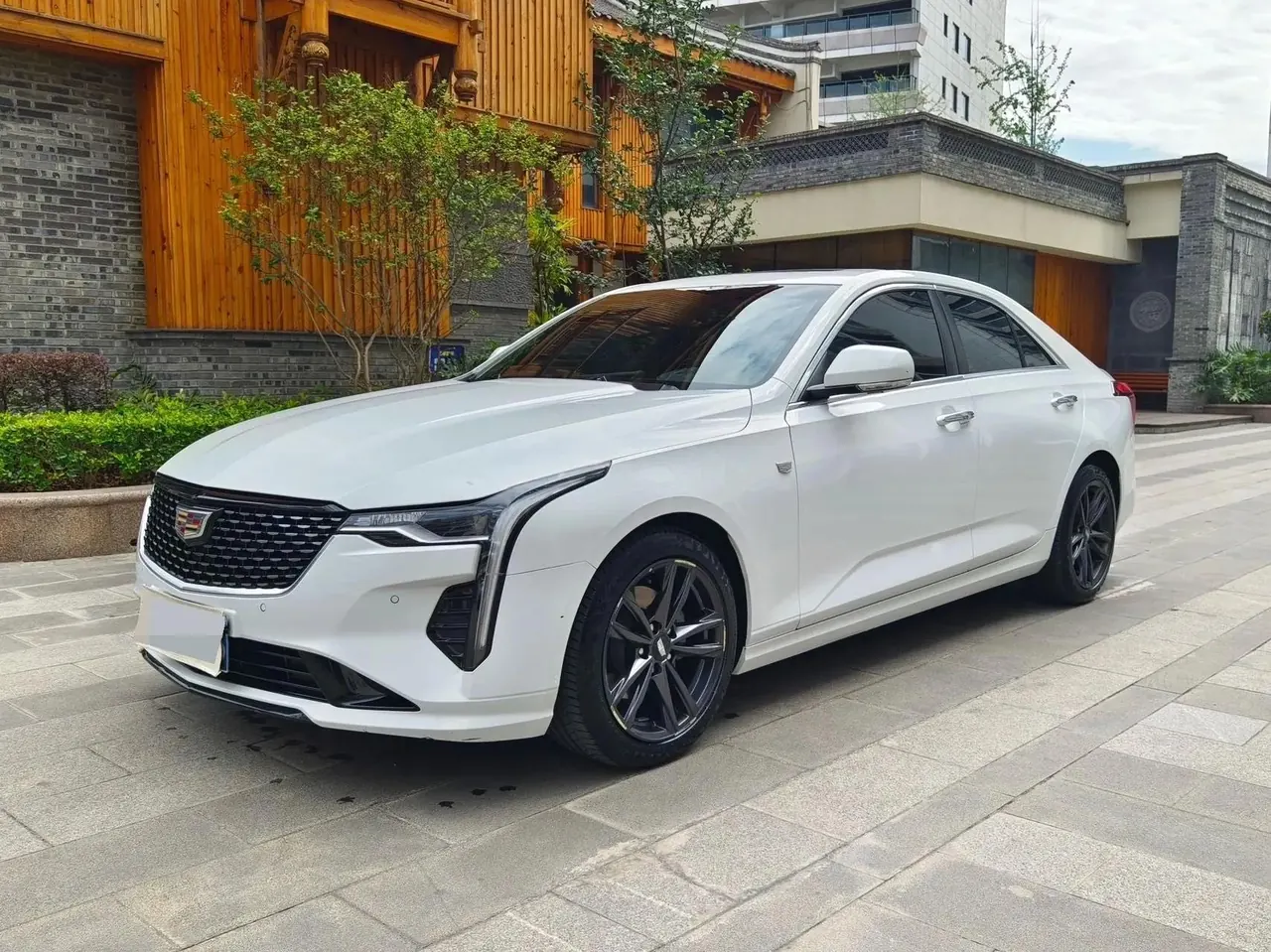 Open image lightbox: Cadillac CT4 2021 28T Luxury Model