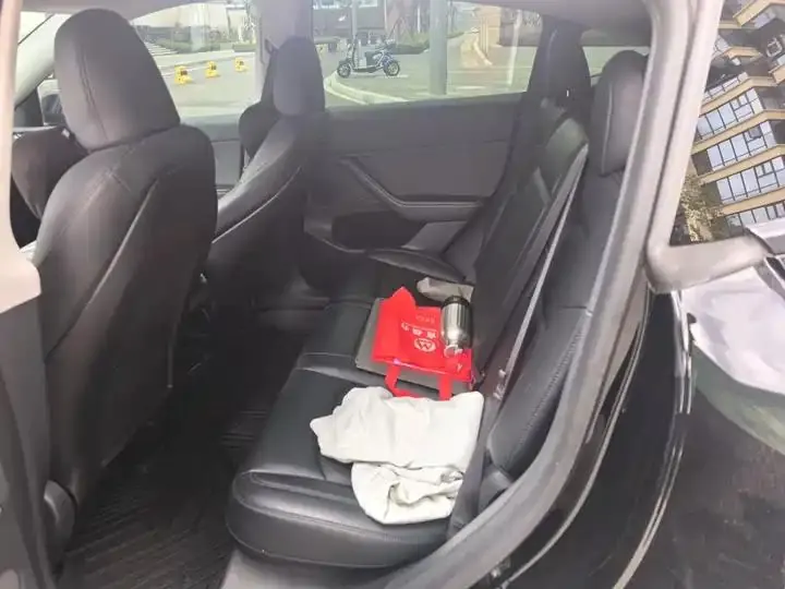 Model Y 2022 rear-wheel drive version 15