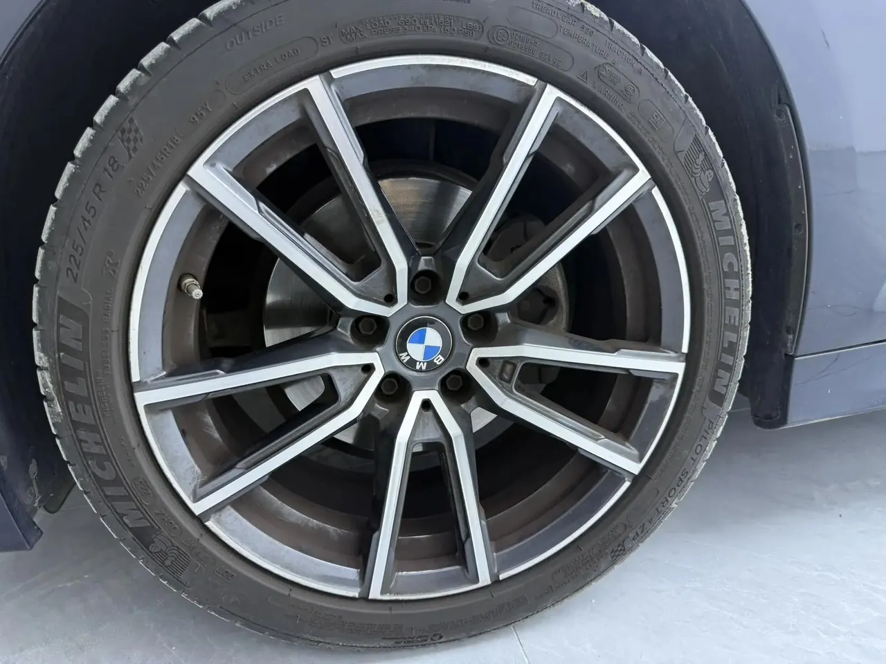 BMW 3 Series 2023 model 320Li M Sport Package 17