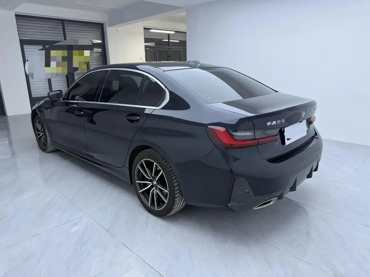 BMW 3 Series 2023 model 320Li M Sport Package 4