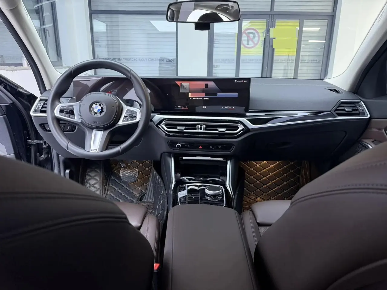 BMW 3 Series 2023 model 320Li M Sport Package 9