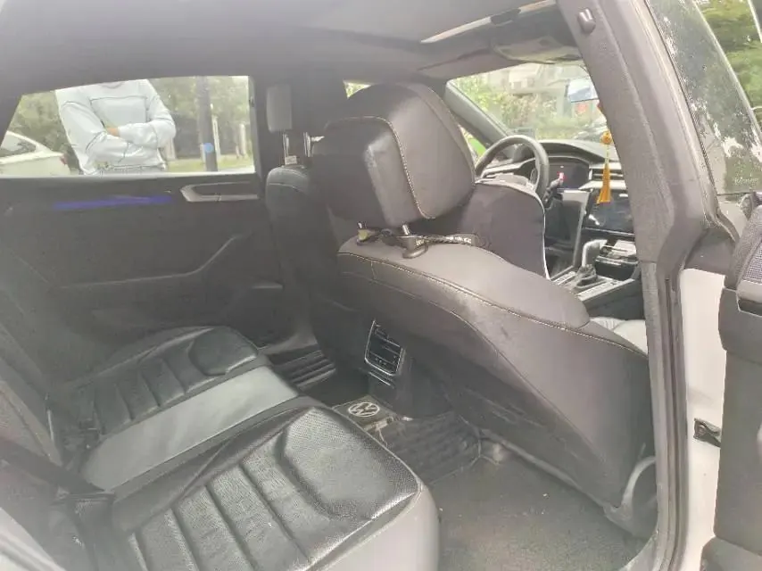 FAW-Volkswagen CC 2023 model 380TSI Brilliant Edition 6