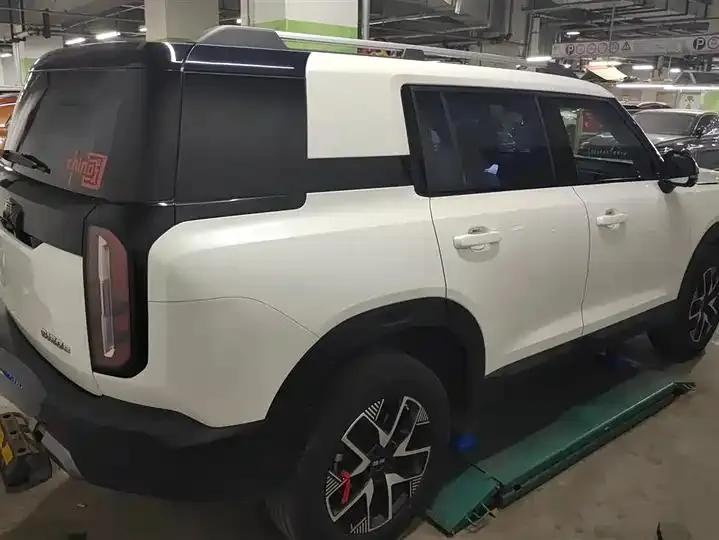 Beijing off-road BJ30 2024 1.5T magic nuclear power drive standard edition 3