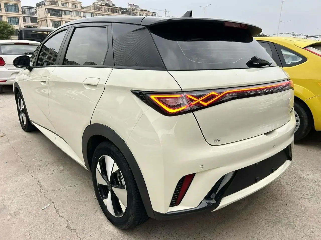 BYD 2023 Dolphin 420km Fashion Edition Automatic 8