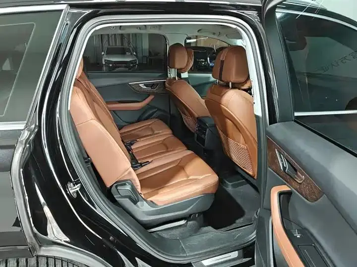 Audi Q7 2023 55 TFSI quattro S line Sport 10