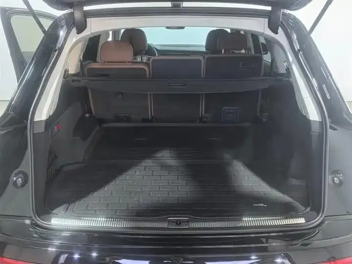 Audi Q7 2023 55 TFSI quattro S line Sport 16