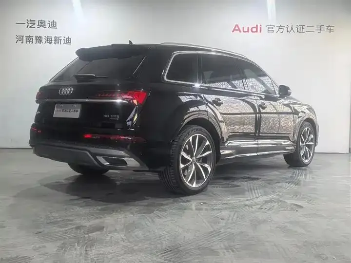 Audi Q7 2023 55 TFSI quattro S line Sport 18