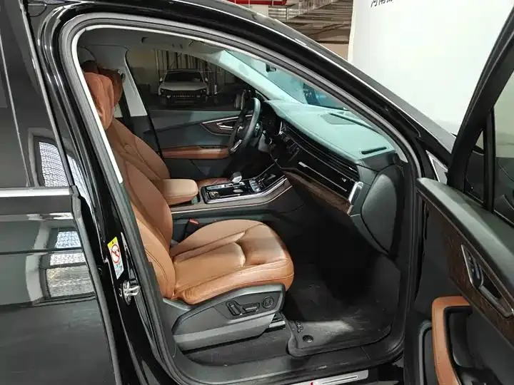 Audi Q7 2023 55 TFSI quattro S line Sport 9