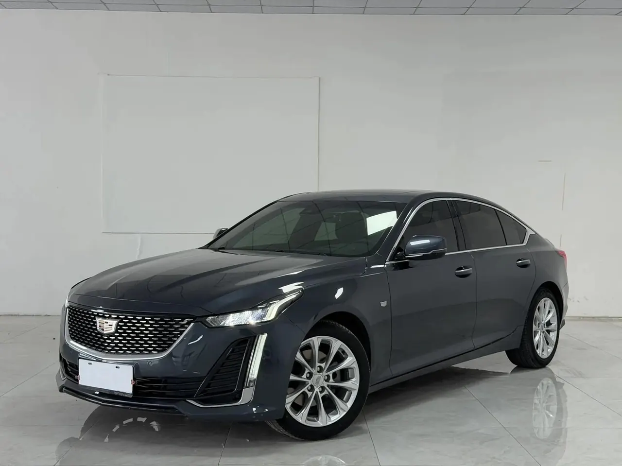 Open image lightbox: Cadillac CT5 2021 28T Luxury Model