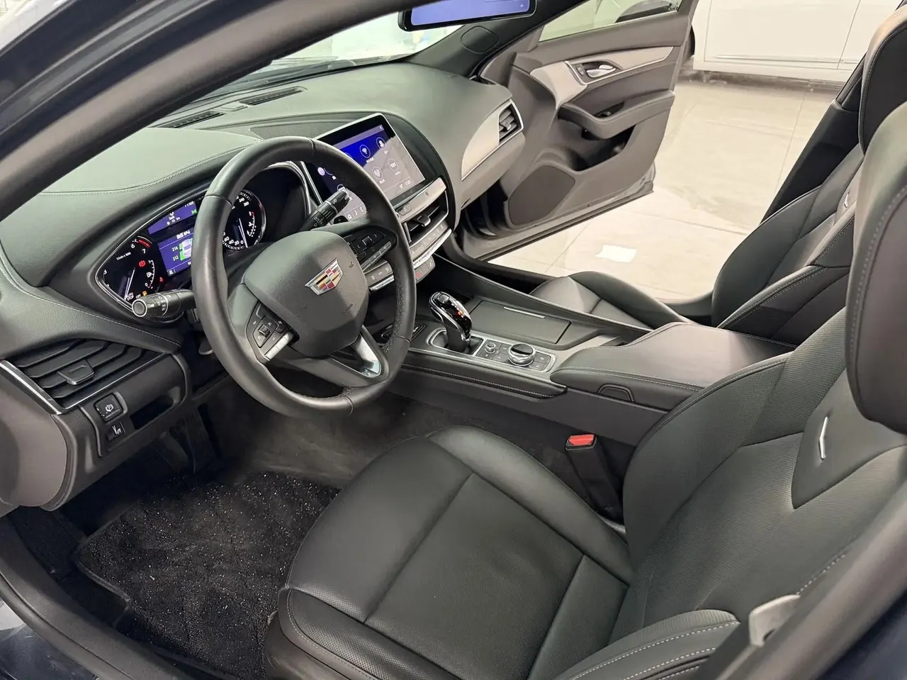 Cadillac CT5 2021 28T Luxury Model 3
