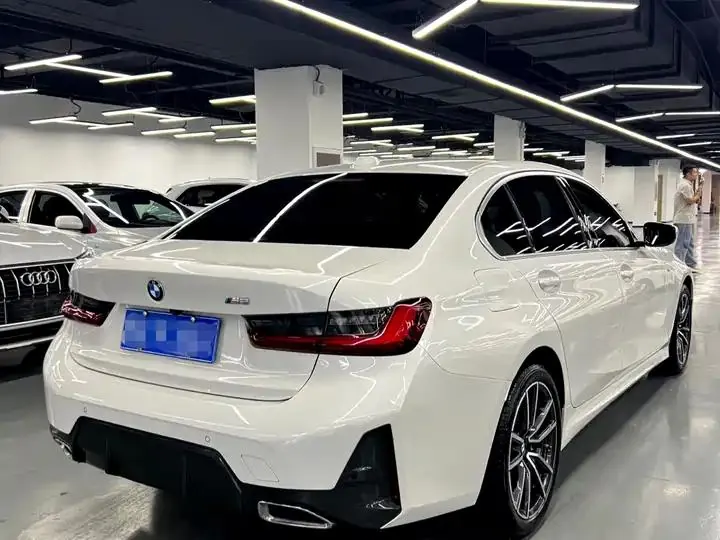 BMW 3 Series 2023 model 320Li M Sport Package 4