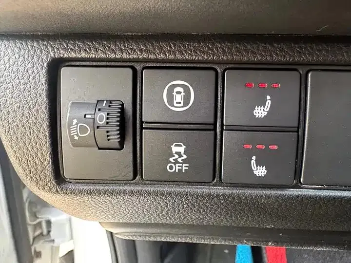 Honda XR-V 2023 1.5L CVT Heat Wave Edition 13