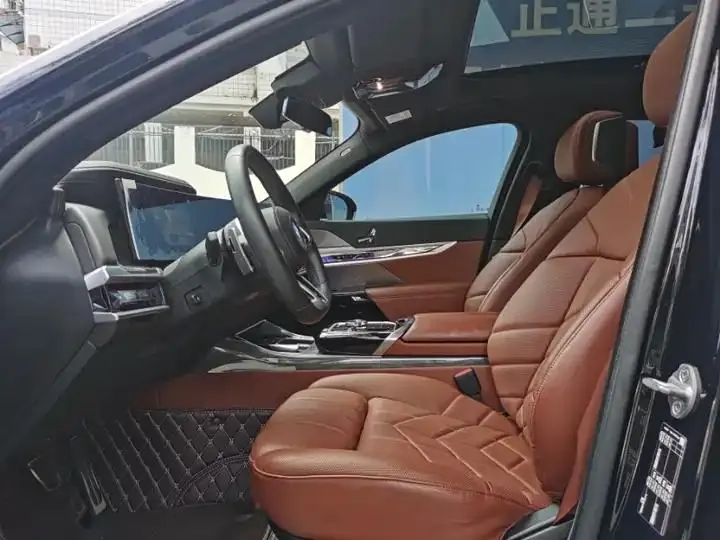 BMW 7 Series 2023 740Li Luxury M Sport Package 6