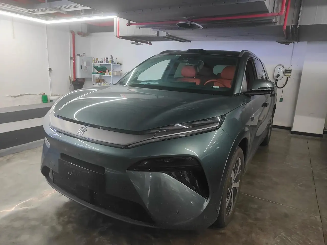 Open image lightbox: Tang L 2025 EV 600KM Four-Wheel-Drive Laser Radar Flagship Model