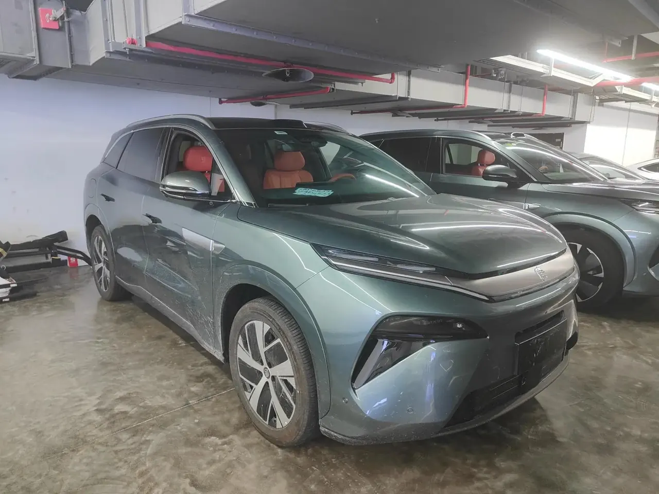 Tang L 2025 EV 600KM Four-Wheel-Drive Laser Radar Flagship Model 2