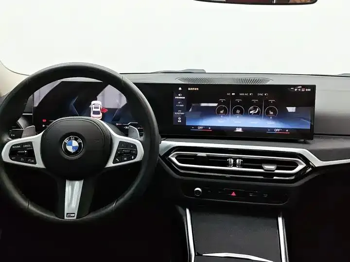 BMW 3 Series 2023 model 320Li M Sport Package 11