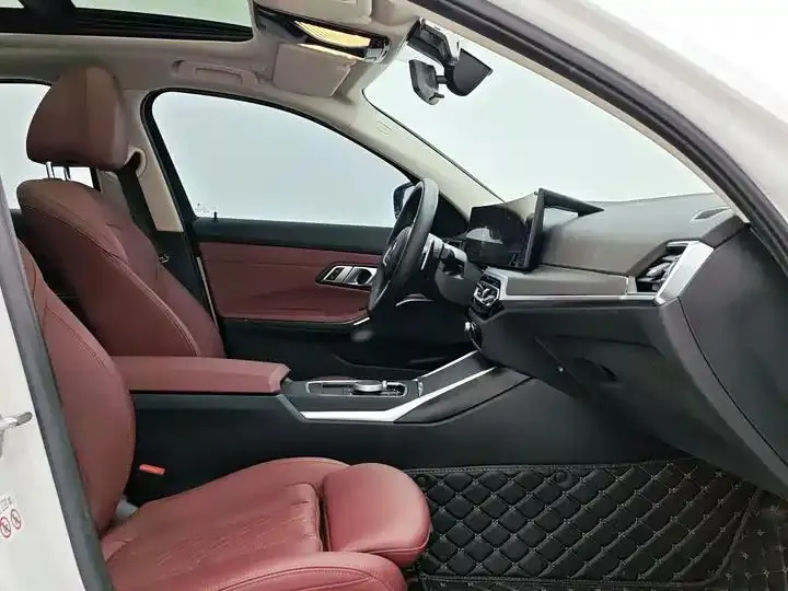 BMW 3 Series 2023 model 320Li M Sport Package 8