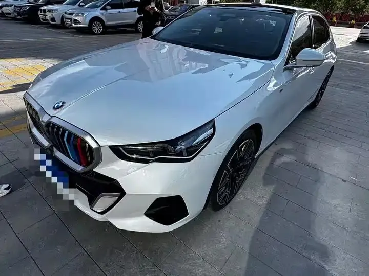 BMW 5 Series 2024 530Li Exclusive M Sports Suit - View 1