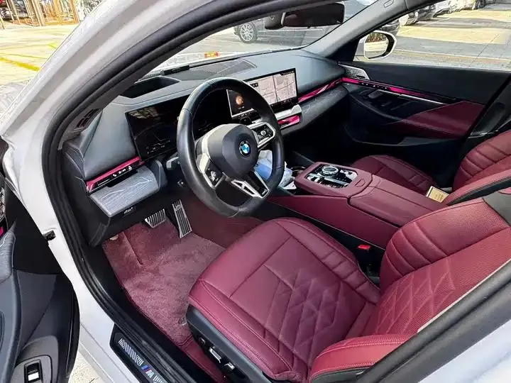 BMW 5 Series 2024 530Li Exclusive M Sports Suit 2