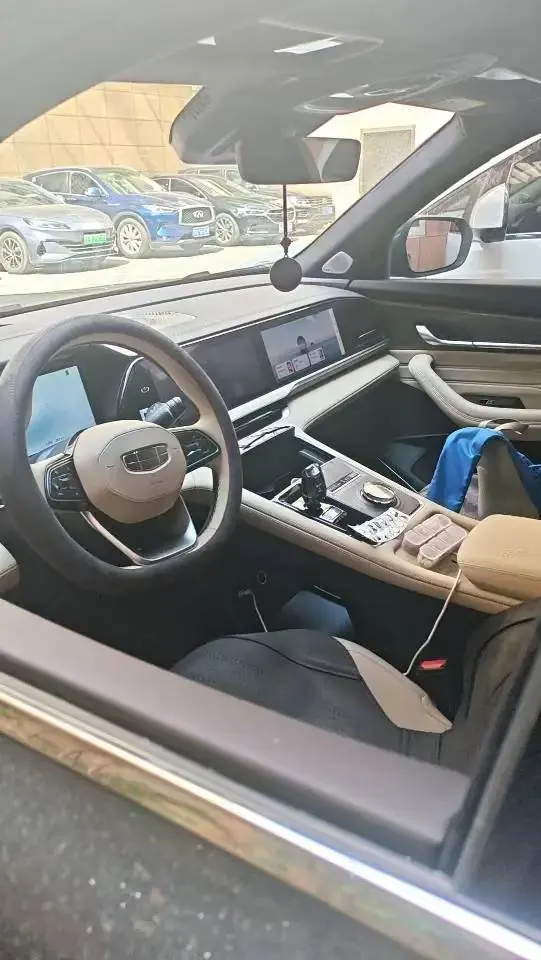 Geely 2025 XingyueL (Monjaro) 2.0TD Oriental Obsidian Star Edition Automatic Gear 4