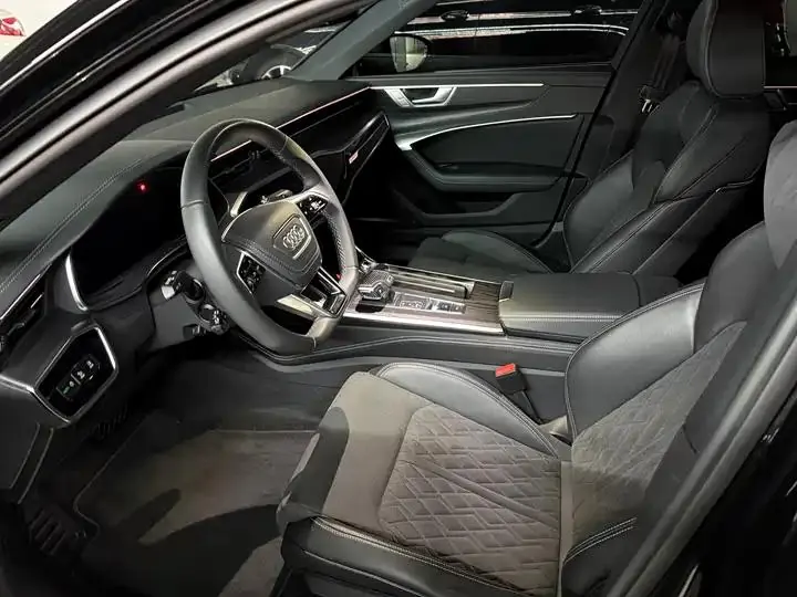 Audi A6L 2025 45 TFSI quattro Selected Dynamic Type 4