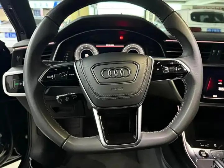 Audi A6L 2025 45 TFSI quattro Selected Dynamic Type 7