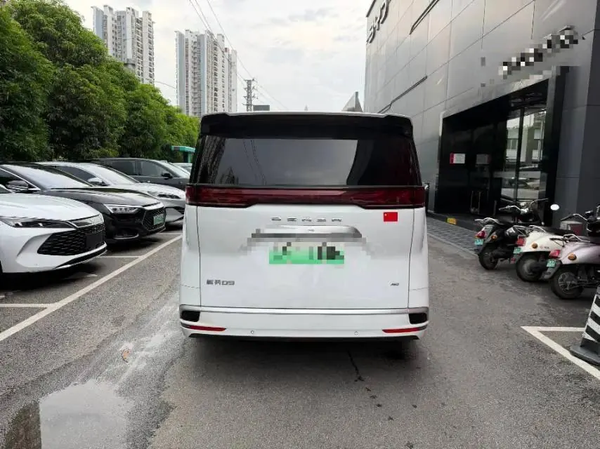 Denza D9 2022 EV 600 Four-wheel Drive Flagship 7