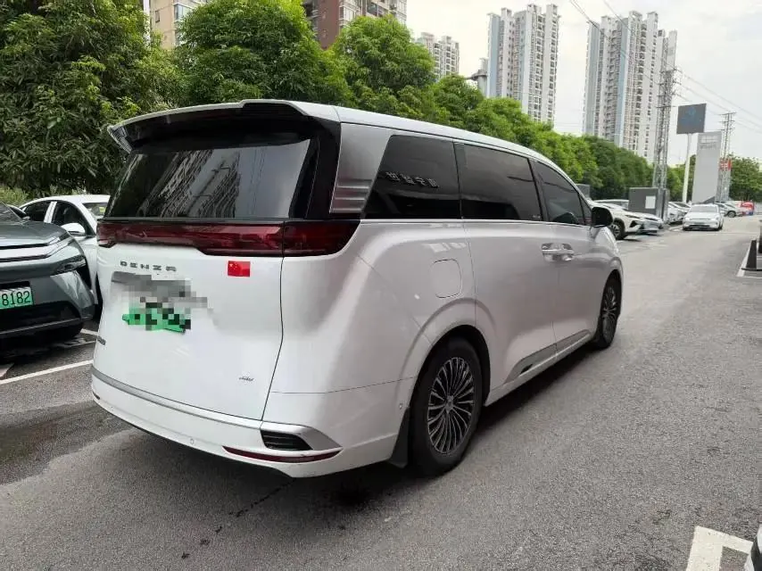 Denza D9 2022 EV 600 Four-wheel Drive Flagship 8