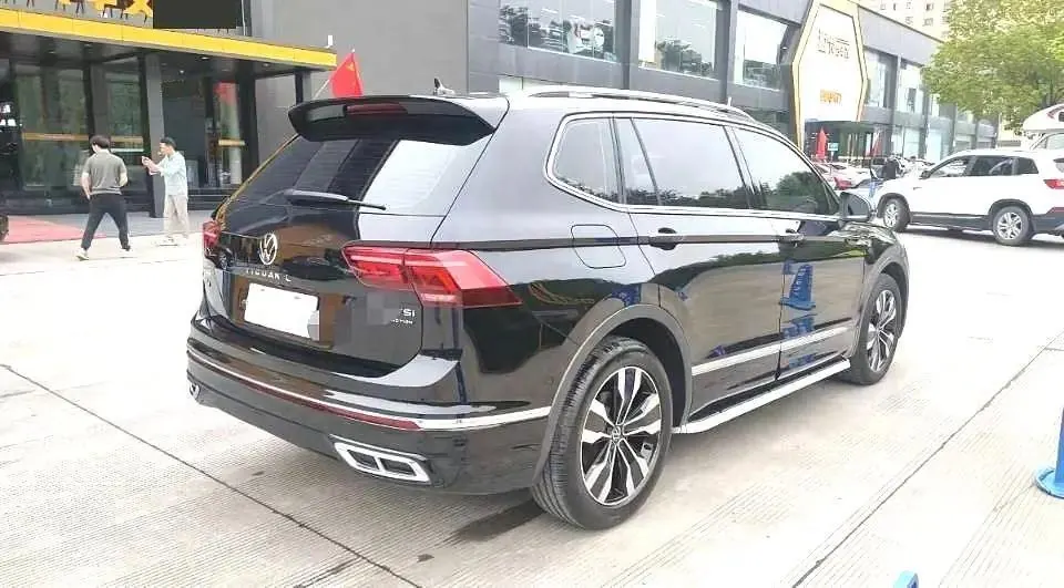 Touareg L 2022, 330 TSI, Automatic, Two‑Wheel Drive, R-Line Luxury Plus Edition 7