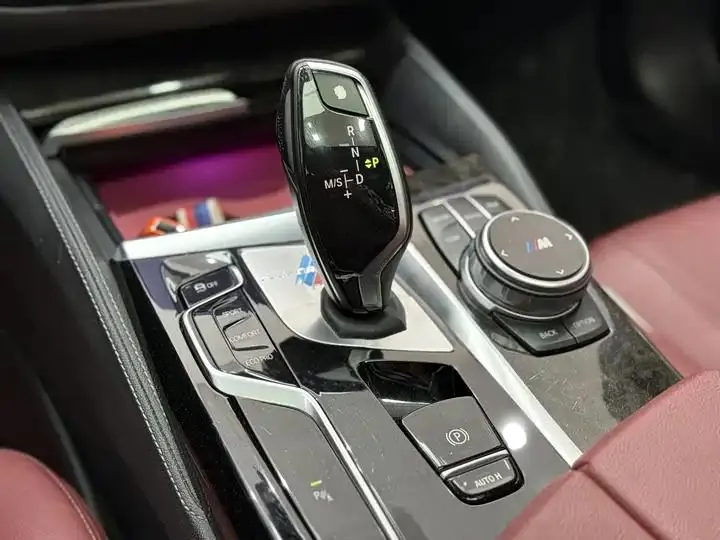 BMW 5 Series 2022 525Li M Sports Suit 18