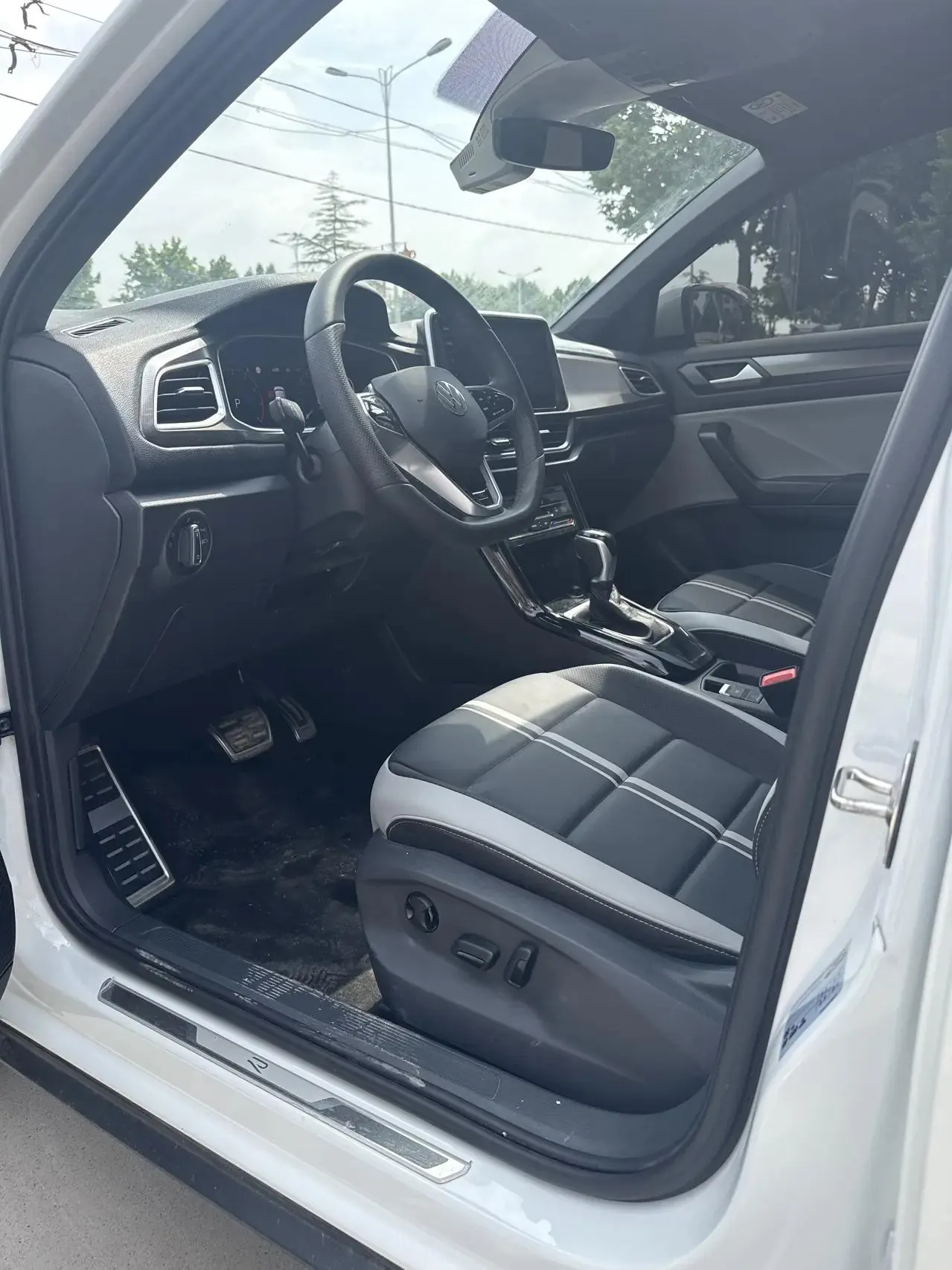 Volkswagen 2024 Tange 1.5TSI 300TSI Two-Drive Chen Guang Edition Automatic Gear 6