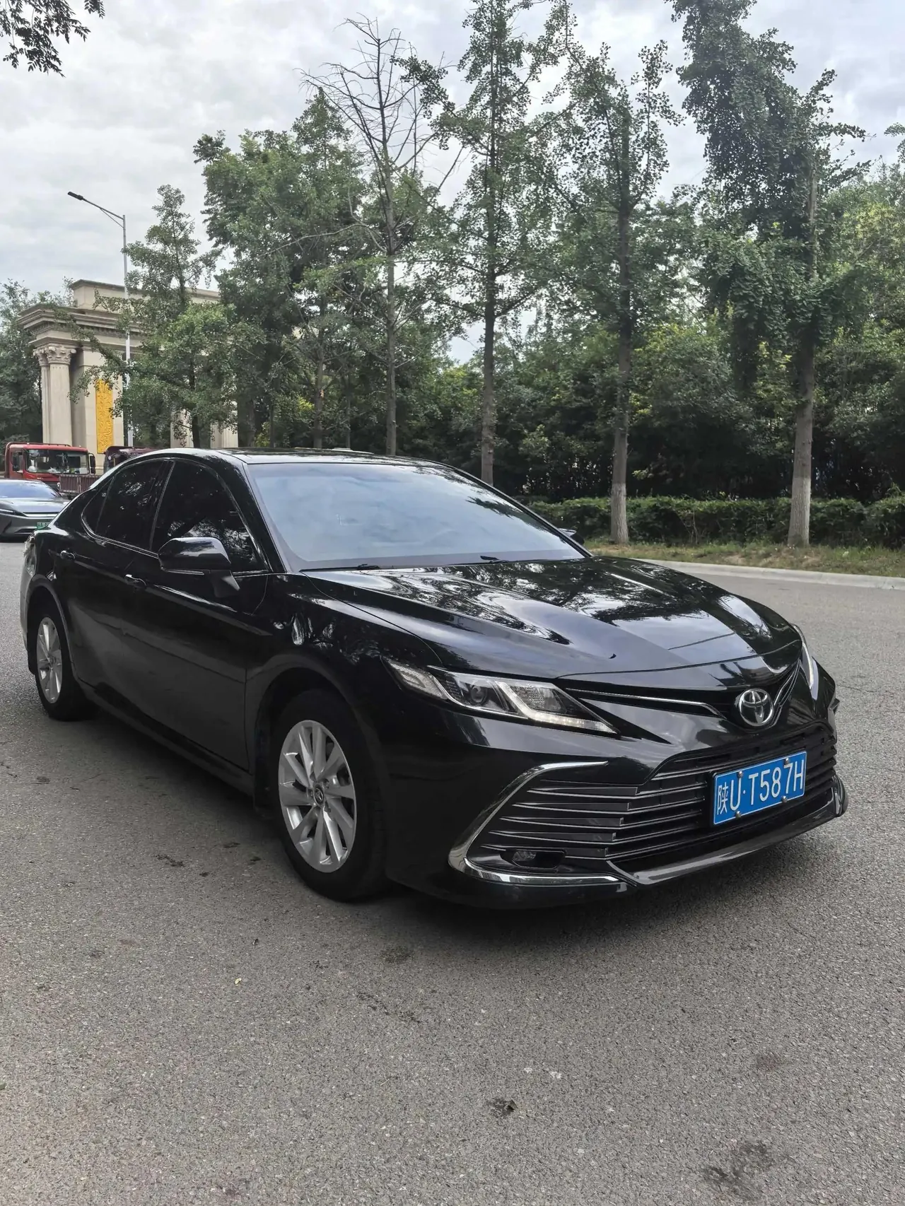 Toyota 2023 Camry 2.0GVP CVT Premier Automatic 3