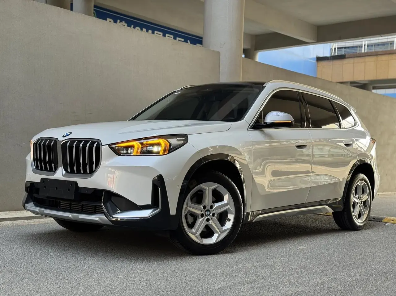 BMW 2023 X1 sDrive20Li 1.5T, Design Package, Automatic Transmission - View 1