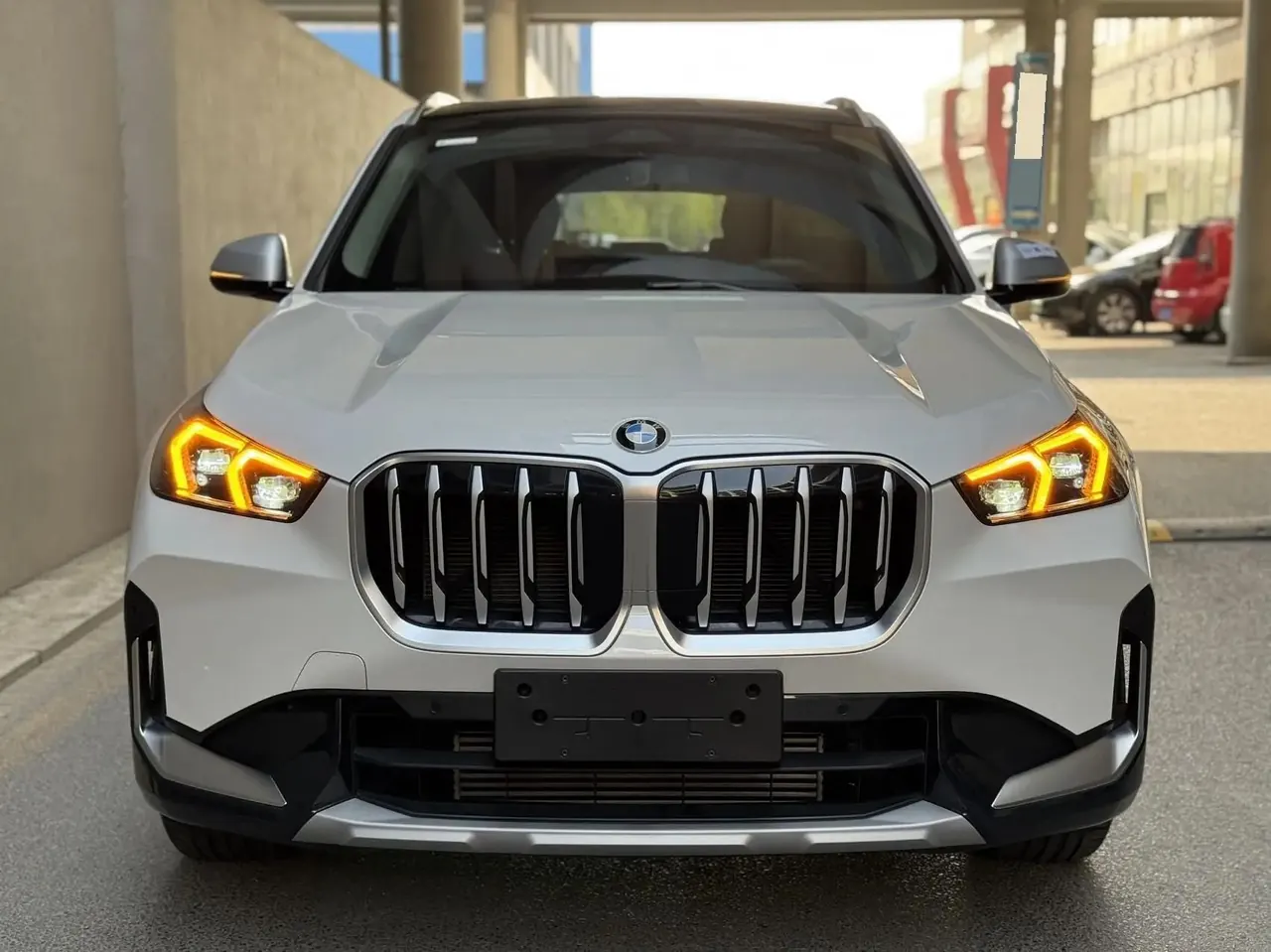 BMW 2023 X1 sDrive20Li 1.5T, Design Package, Automatic Transmission 2