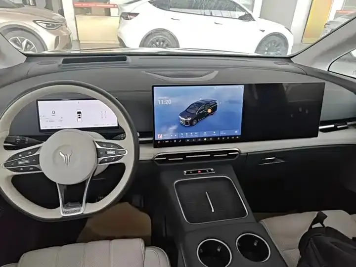 Voyah Dreamer 2025 PHEV Four-wheel Drive Flagship Kunpeng Edition 9