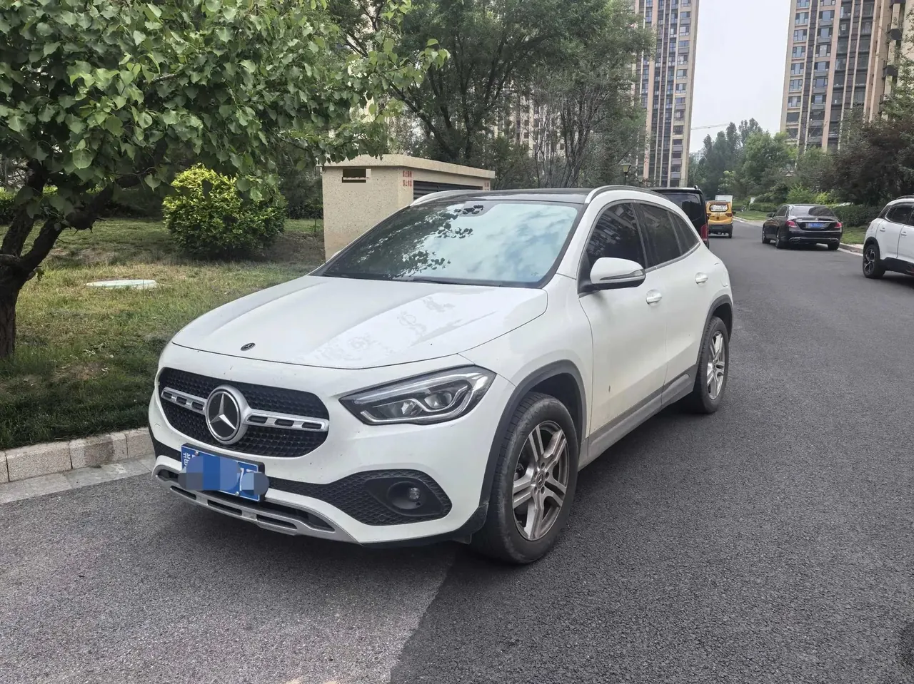 Открыть галерею: Mercedes Benz 2023 GLA 200 1.3T (modified) automatic gear