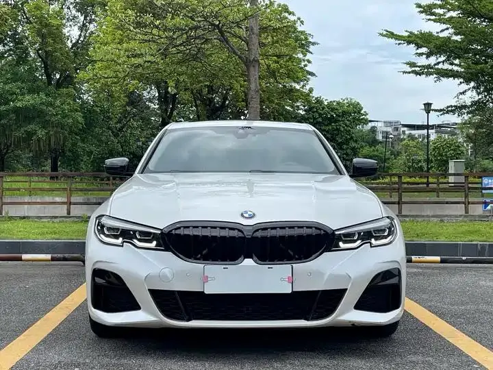 BMW 3 Series 2022 model 325Li M Sport Shadowline Package 2