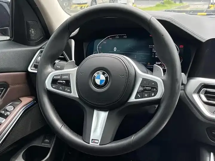 BMW 3 Series 2022 model 325Li M Sport Shadowline Package 22