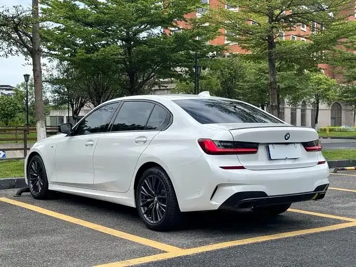 BMW 3 Series 2022 model 325Li M Sport Shadowline Package 6