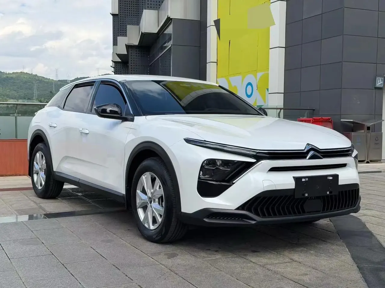 Citroen 2025 C5 X 1.6T Overseas Edition Automatic Gear 3