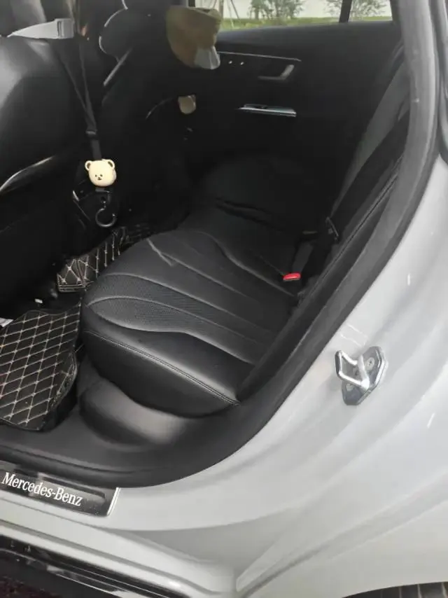 Mercedes Benz EQE 2022 350 Deluxe Edition 3