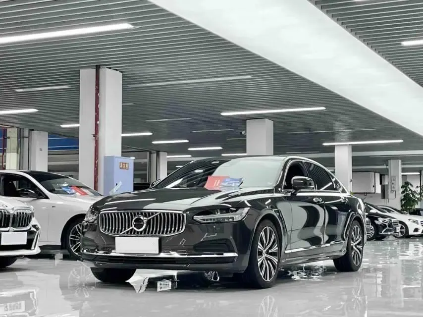 Volvo S90 2023 B5 Zhiyuan Deluxe Edition - View 1