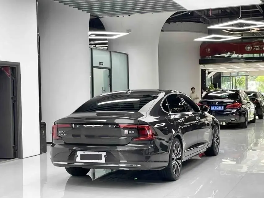 Volvo S90 2023 B5 Zhiyuan Deluxe Edition 9