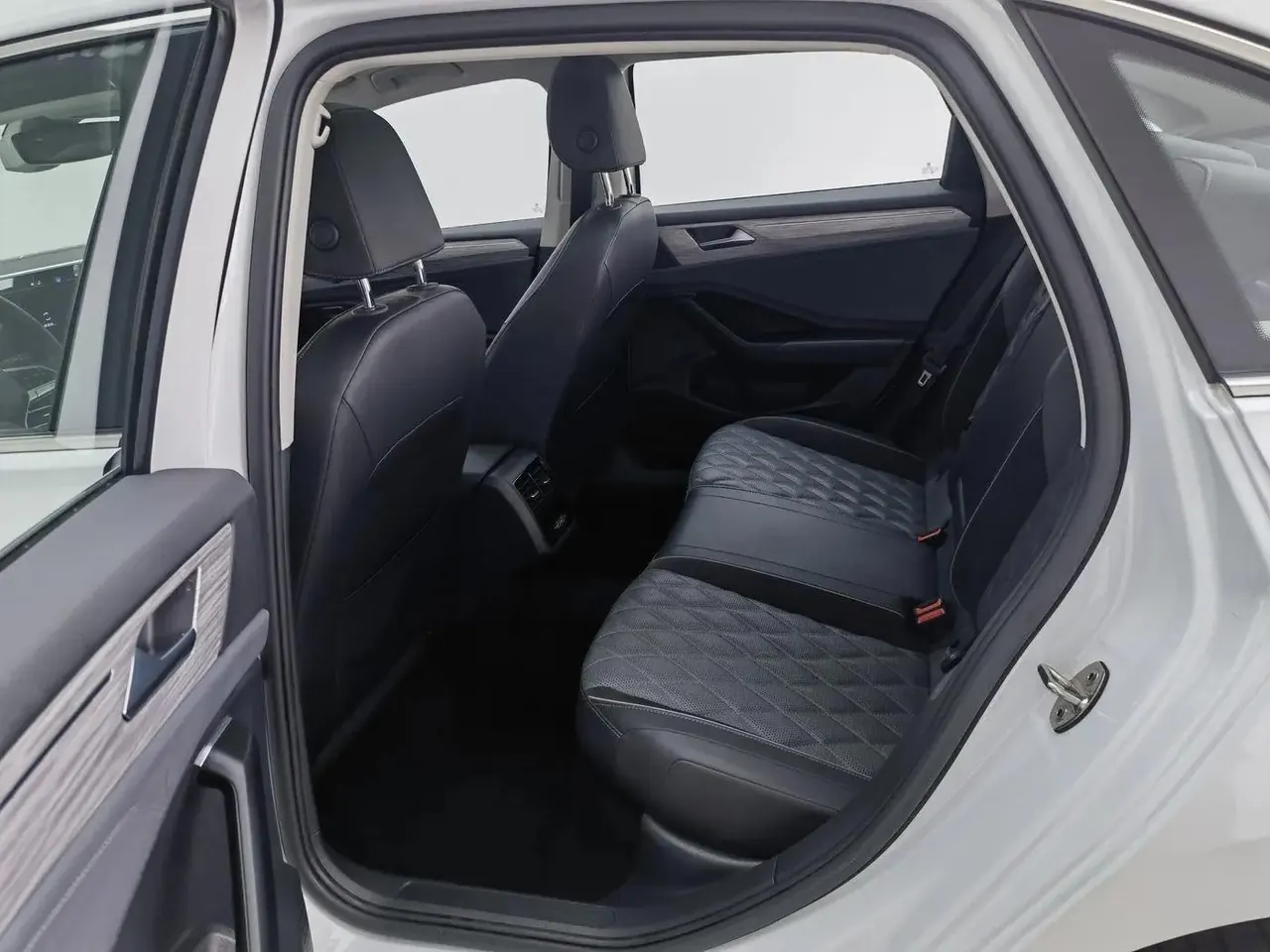 Lavida 2022 280TSI DSG Premium Edition 6