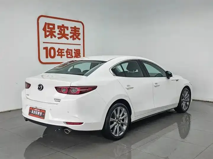 Mazda3 Axela 2021 2.0L Automatic Elegant Edition 2