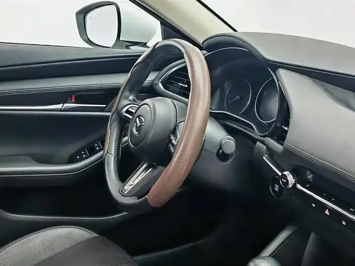 Mazda3 Axela 2021 2.0L Automatic Elegant Edition 22