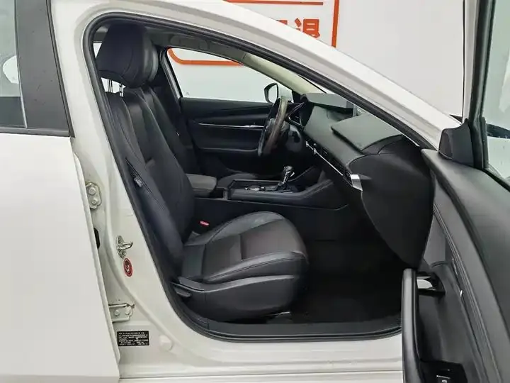 Mazda3 Axela 2021 2.0L Automatic Elegant Edition 23