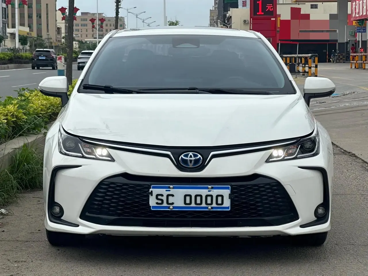 Toyota 2023 Corolla Double Engine 1.8 Stepless Intelligent Electric Hybrid Pioneer Edition Automatic Gear 2