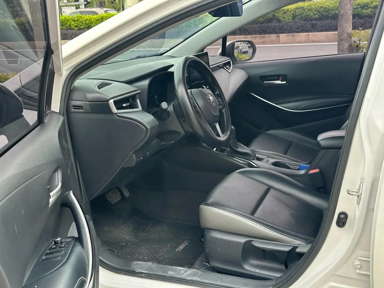 Toyota 2023 Corolla Double Engine 1.8 Stepless Intelligent Electric Hybrid Pioneer Edition Automatic Gear 3