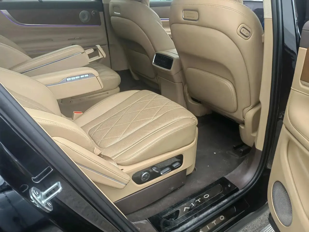 AITO M9 2024 Range-Extended Ultra Version 52kWh 5